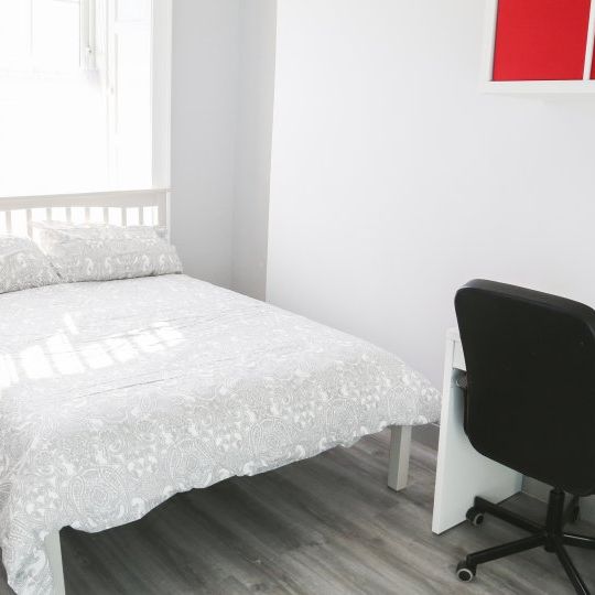 Bed in shared apartment for rent in Inns Quay, Dublin. - Photo 1