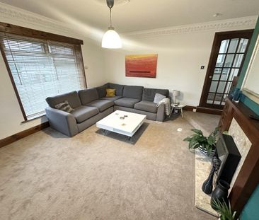 4 bedroom end of terrace house to rent - Photo 2