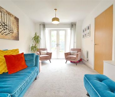 4 bedroom semi-detached house to rent - Photo 2