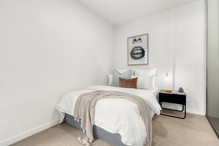 MODERN 2 BEDROOM APARTMENT IN THE HEART OF SOUTH MELBOURNE - Photo 3