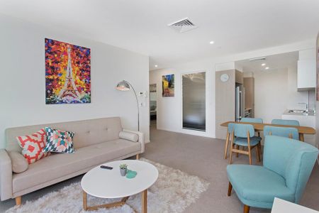 2B 2B 2CAR + STUDY - TOP FLOOR APARTMENT - FULLY FURNISHED - Photo 4