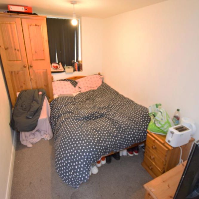 5 bedroom semi-detached house to rent - Photo 1