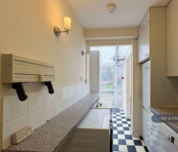 3 bedroom terraced house to rent - Photo 6