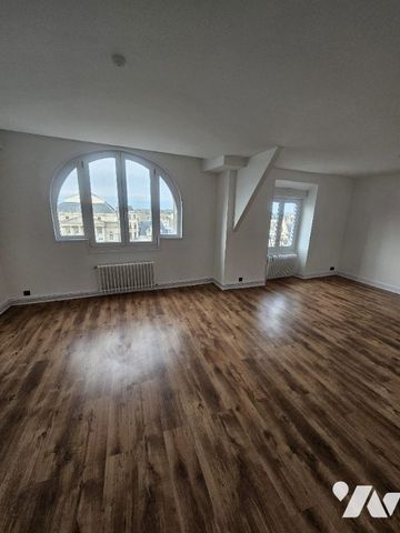 APPARTEMENT / Place Hôtel de Ville - Photo 2