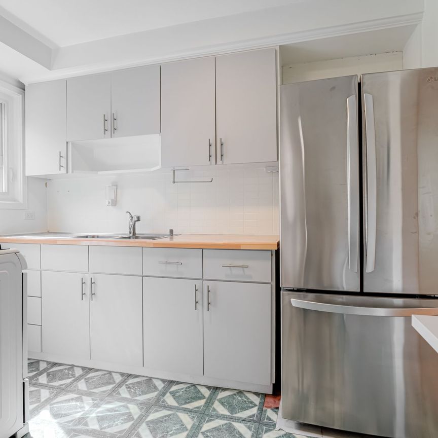 For Lease - 254 Eileen Avenue, Toronto, Ontario - Photo 1