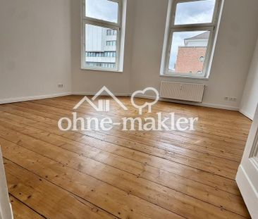 Wunderschöne, kernsanierte, WG-geeignete 4 Zi.-Altbau-Whg. m. Einba... - Photo 3