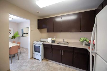 Peppertree Estates — 1 Bedroom - Photo 4