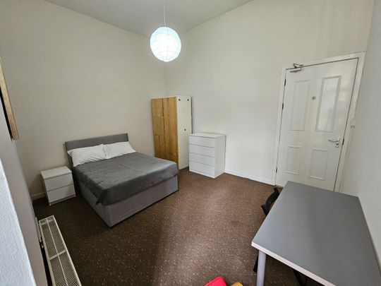 Room in a Shared Flat, Clutha Street, G51 - Photo 1