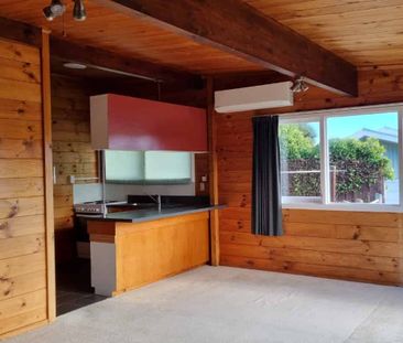 Amazing views, 2 bedrooms - Photo 2