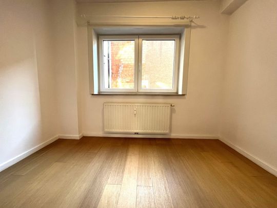 Appartement met 3 slaapkamers gelegen in het centrum van Genk - Photo 1