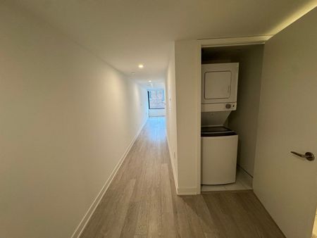 For Lease - 3 Strathgowan Avenue Unit# 324, Toronto, Ontario - Photo 4