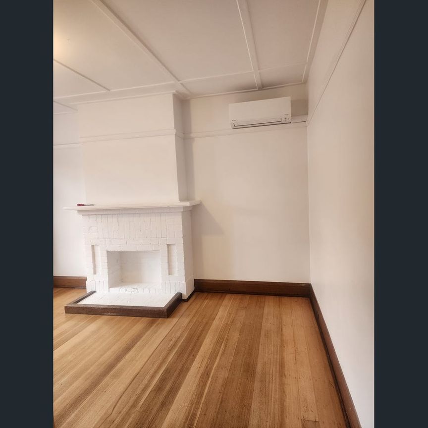 Sunny 2 Bedroom Flat with History and Character - Photo 1