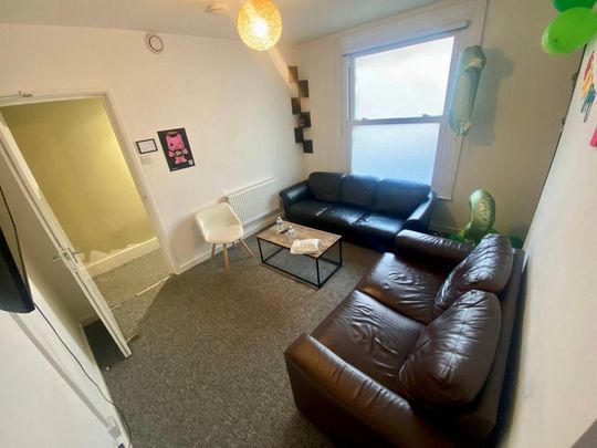 5 bedroom terraced house to rent - Photo 1