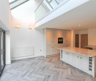 4 bedroom semi-detached house to rent - Photo 5