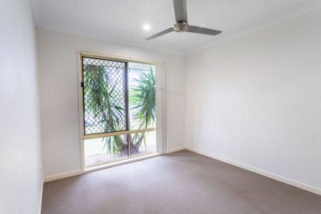 Lovely Family Home In Central Coomera - Photo 5