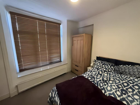 4 bedroom private hall to rent - Photo 2