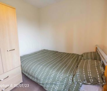 13 Ingleborough Avenue - Photo 4