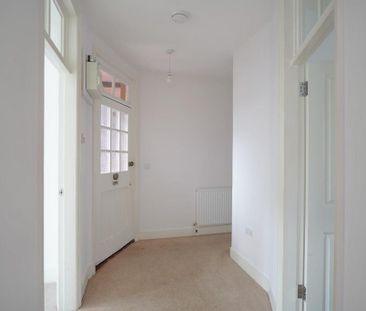 2 bedroom maisonette to rent - Photo 4