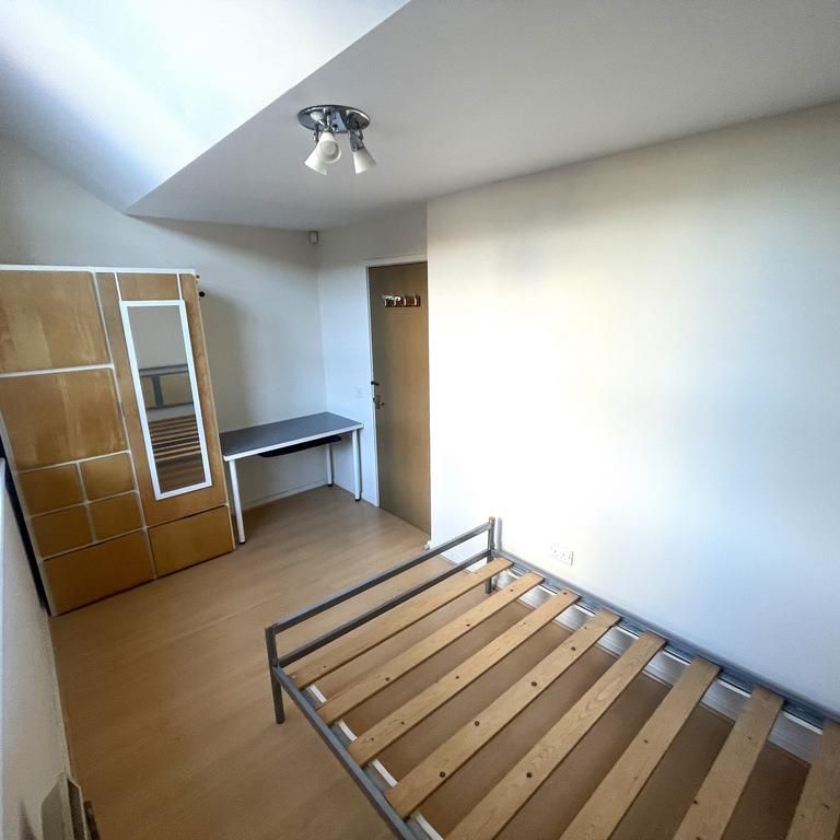 3 bedroom flat to rent - Photo 1
