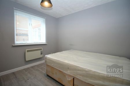 1 Bedroom Flat To Let - Photo 2