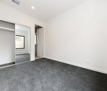 2/250 Middleborough Road, Blackburn - Photo 3