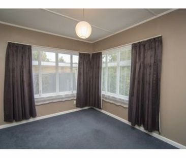 Family Living - Photo 2