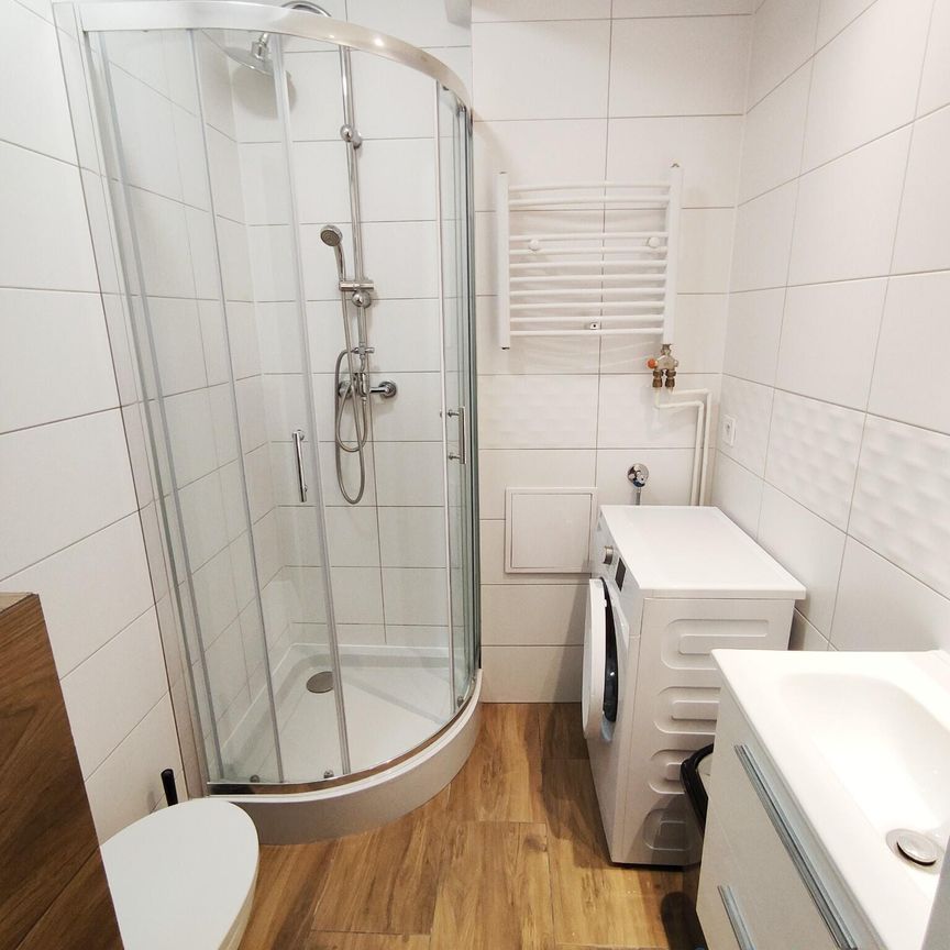 Wyremontowane kapitalnie mieszkanie w suterenie bloku - Photo 1