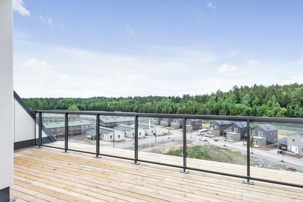 Hägerneholmsvägen, Täby - Photo 1
