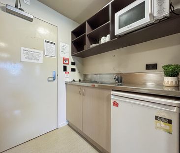 Welcome to apartment 515 in 12 Martin Square - Photo 3