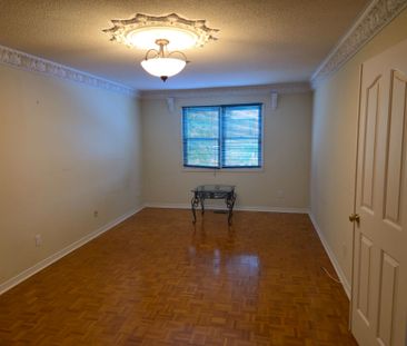 For Lease - 2470 Wynten Way Unit# 2, Oakville, Ontario - Photo 1