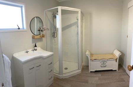 Funky Leigh Apartment - Photo 5