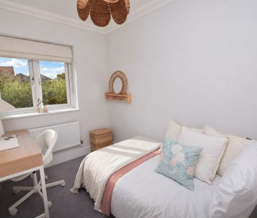 3 bedroom semi-detached house to rent - Photo 5