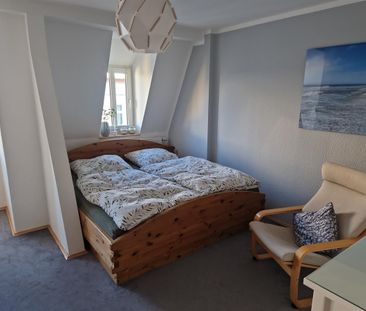 Gemütliche 4-Raum-Wohnung im Dachgeschoss mit Balkon - Photo 2