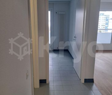 RENOVATED APARTMENT WITH BALCONY AND ELEVATOR - Foto 5