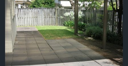 IMMACULATE 3 BEDROOM TOWNHOUSE IN BOUTIQUE ESTATE - Photo 5