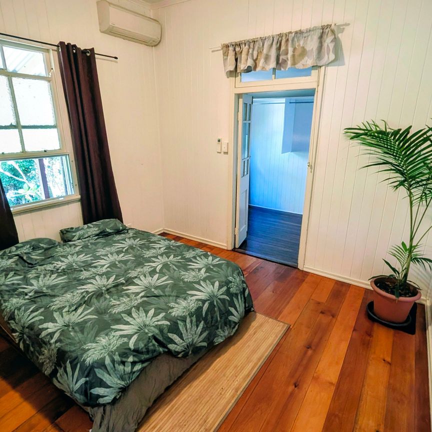 Arana Hills - Photo 1