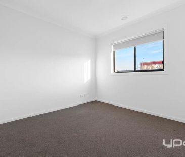 “PERFECT FAMILY HOME!” - Photo 3