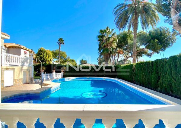 Incredible villa 1 minute from La Zenia be