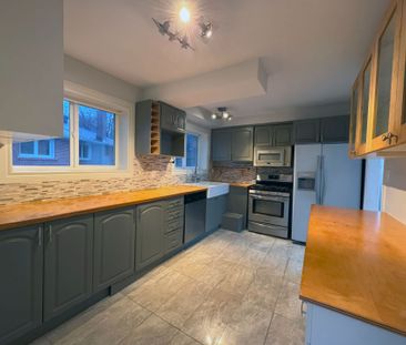 For Lease - 2 Windover Drive Unit# Main, Toronto, Ontario - Photo 1