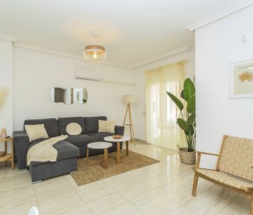 Fantastic 2 Bed Apartment for Short Term Rental in Torrevieja - Photo 2