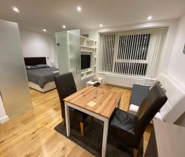 Studio to rent - Photo 1