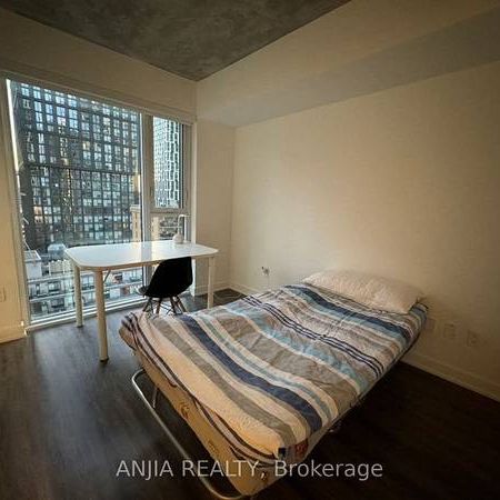 BRAND NEW 3 BEDS 2 BATHS LOFT PARKING INCLD - Photo 4