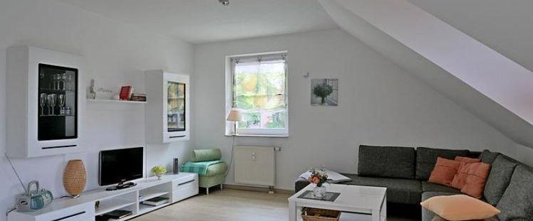 (EF0837_M) Dresden: Strehlen, möblierte Dachwohnung in ruhiger grüner Wohnlage, Waschmaschine, inkl. WLAN - Photo 1