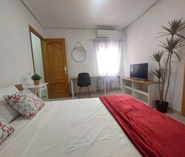 Calle Sanz Raso, Madrid, Community of Madrid 28038 - Photo 1