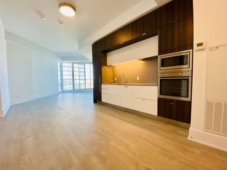 For Lease - 1 Edgewater Drive Unit# 219, Toronto, Ontario - Photo 5