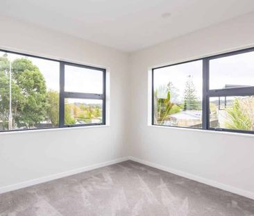 Modern 3BR House - Photo 3