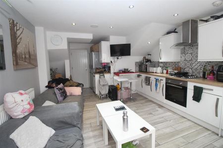 5 bedroom terraced house to rent - Photo 3