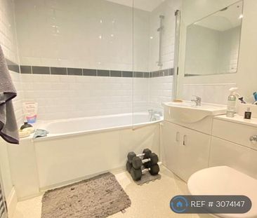1 bedroom flat to rent - Photo 3