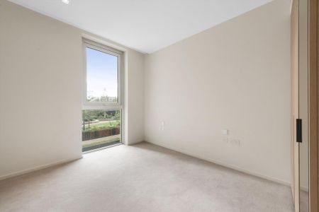 3 bedroom flat to rent - Photo 5