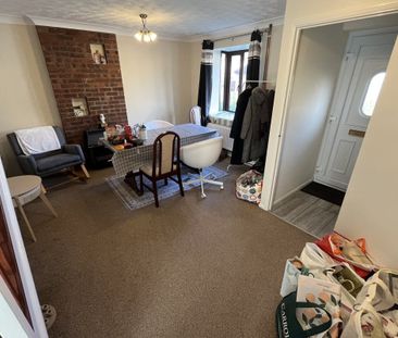 Thyme Close - Photo 1